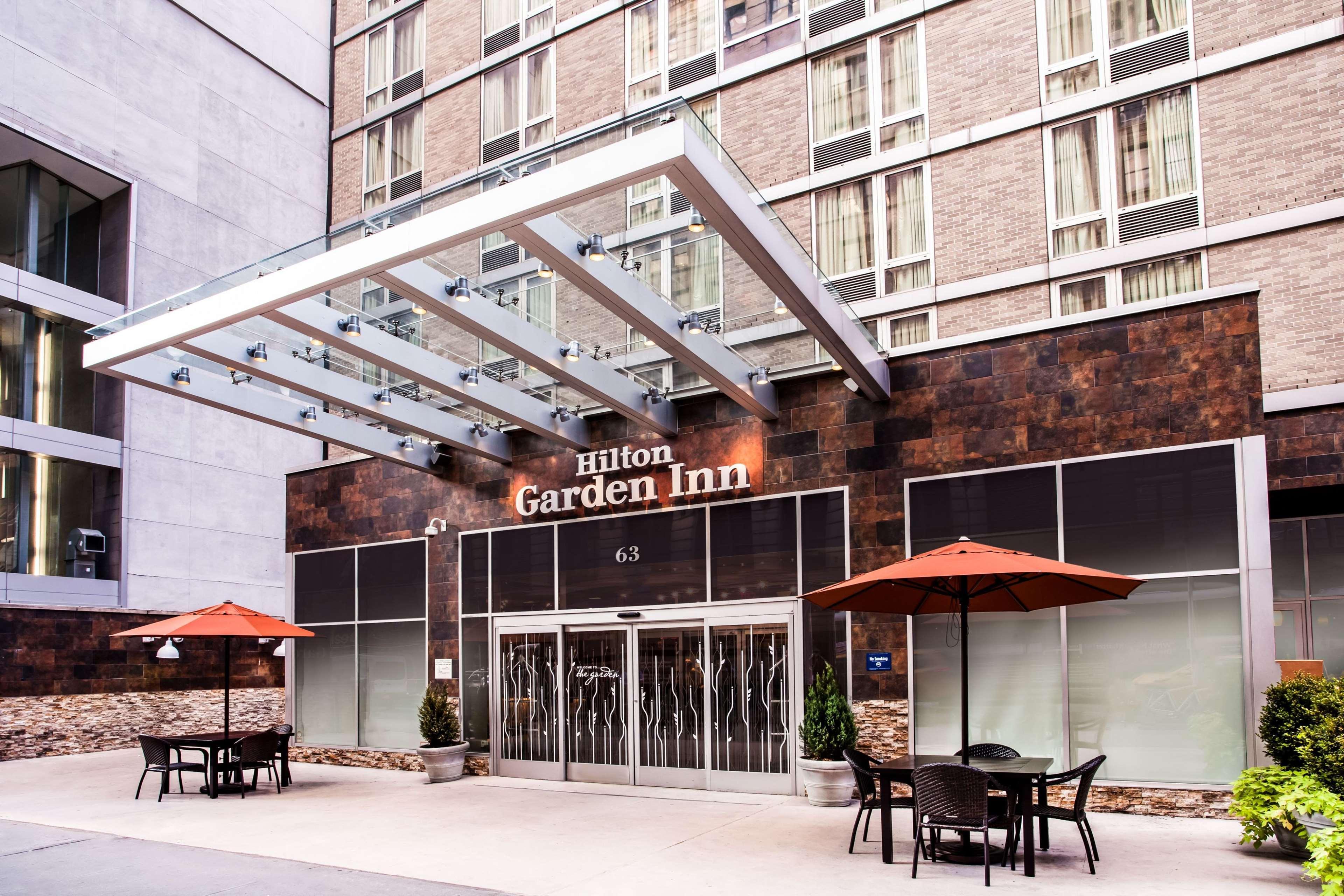 Hilton Garden Inn West 35Th Street New York Exterior photo